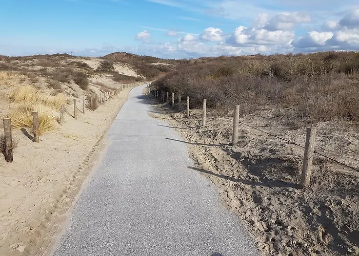 לינה וארוחת בוקר Beach 3*